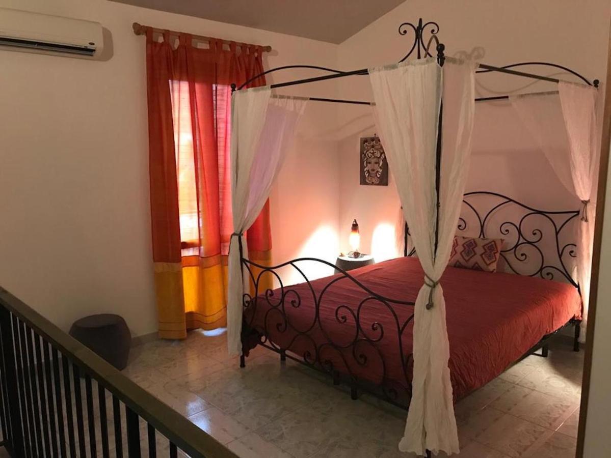 Tuttifrutti Holiday Acireale Eksteriør billede