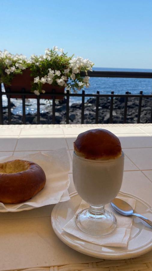 Tuttifrutti Holiday Acireale Eksteriør billede